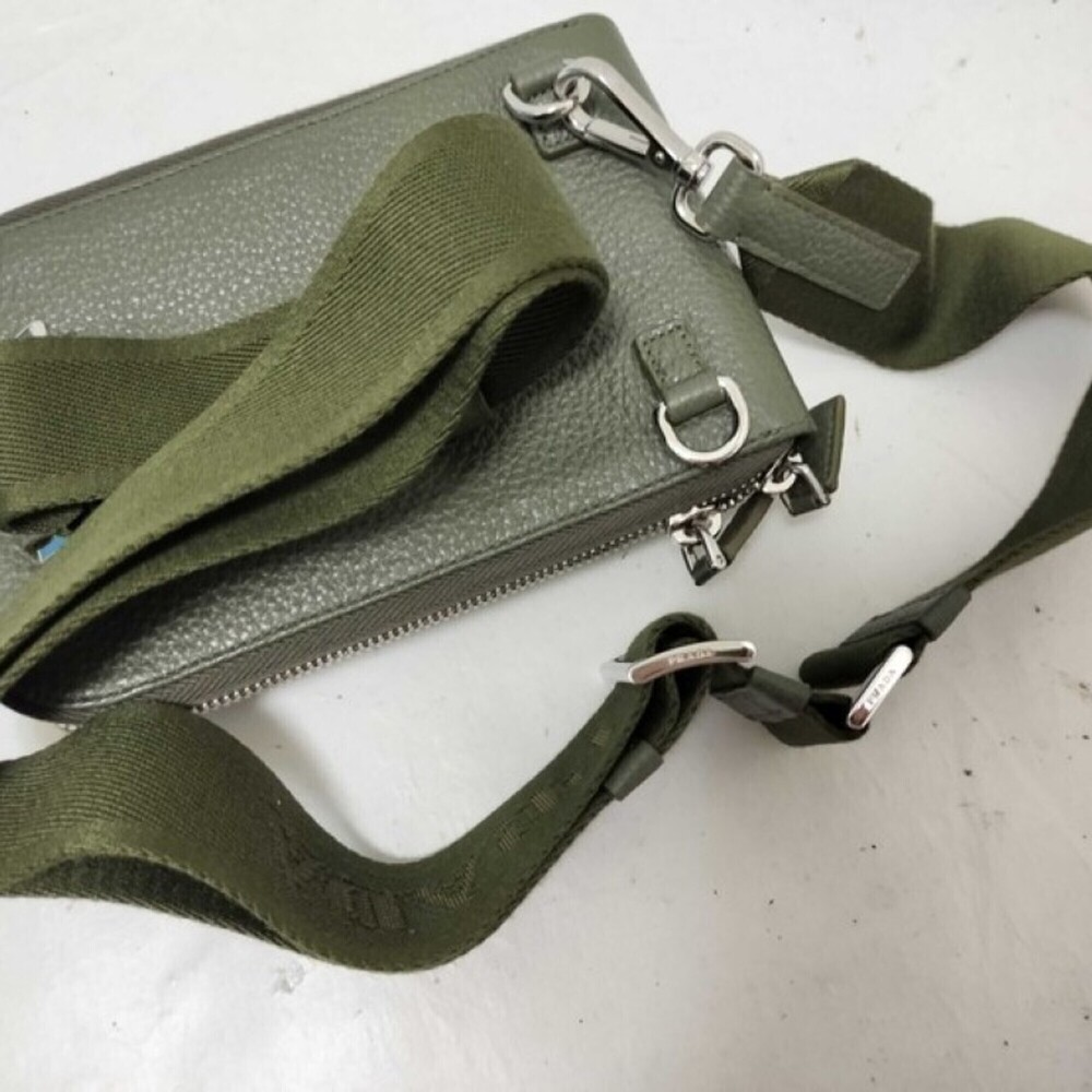 PRADA Bag - Picture 3 of 10